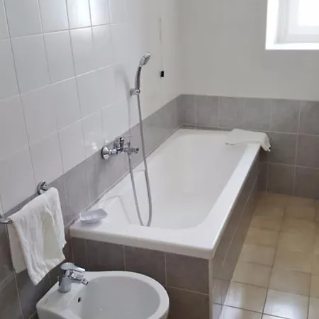 Hotel Italie Et Suisse 3*