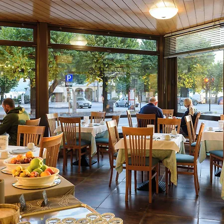 Hotel Italie Et Suisse 3*