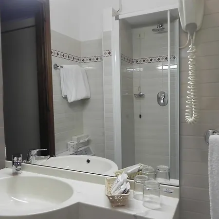 Hotel Italie Et Suisse 3*