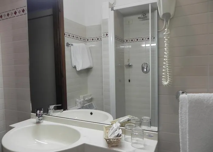 Hotel Italie Et Suisse 3*